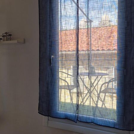 マルセイユAu Coeur Du Panier Avec Terrasse 2 A 4 Personnes Climatisationアパートメント エクステリア 写真