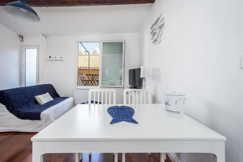 マルセイユAu Coeur Du Panier Avec Terrasse 2 A 4 Personnes Climatisationアパートメント エクステリア 写真